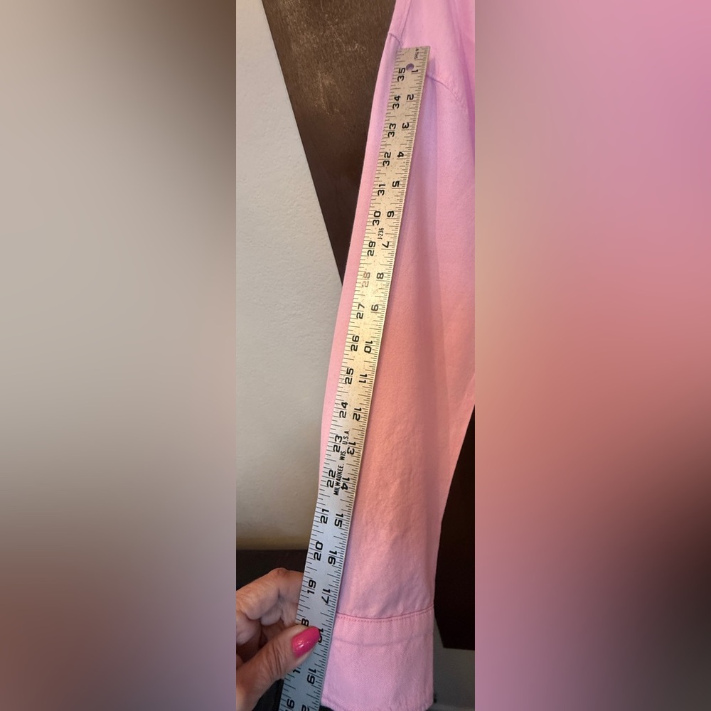 Old Navy pink Boyfriend  Button-Up Shirt.  Two large chest pockets.Pristine sz M - Picture 8 of 10